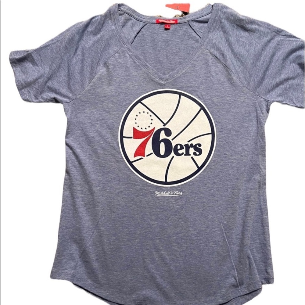 Women’s Mitchell & Ness Philadelphia 76ers tshirt size small